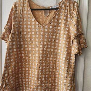 Yellow & White floral embroiderd top with keyhole back size XL